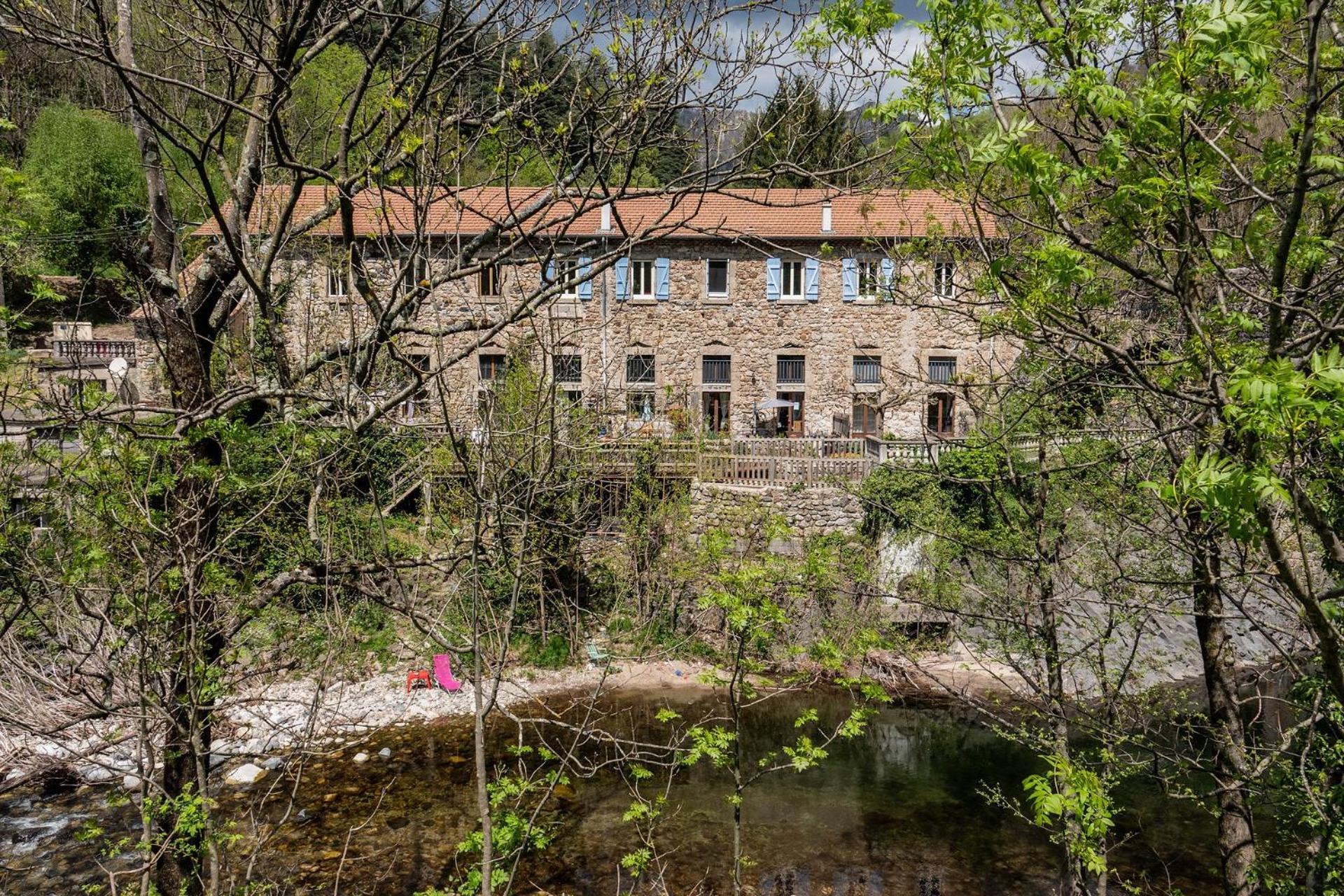 Rives De Bourges Apartment Burzet Exterior photo